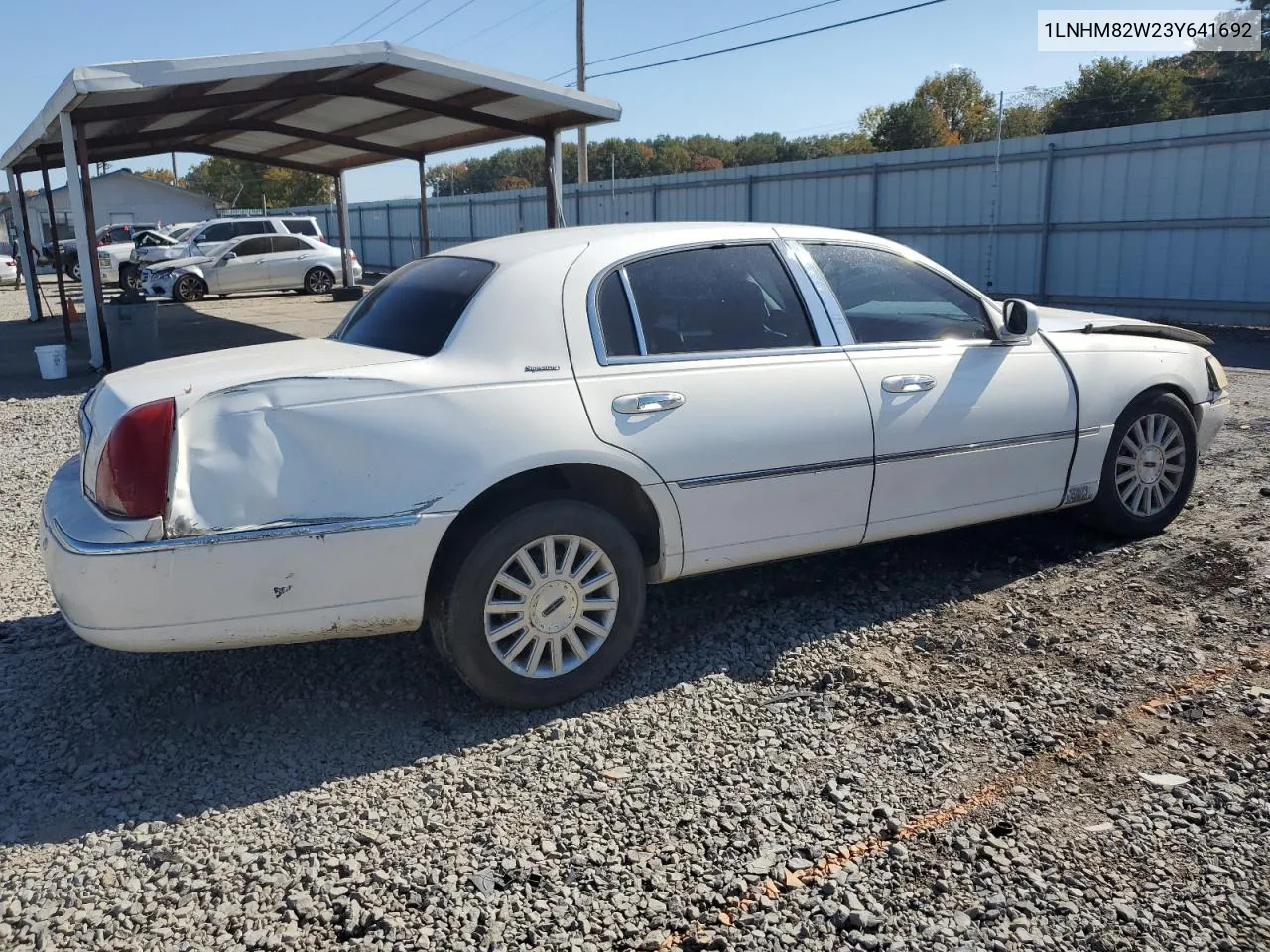 2003 Lincoln Town Car Signature VIN: 1LNHM82W23Y641692 Lot: 77195994