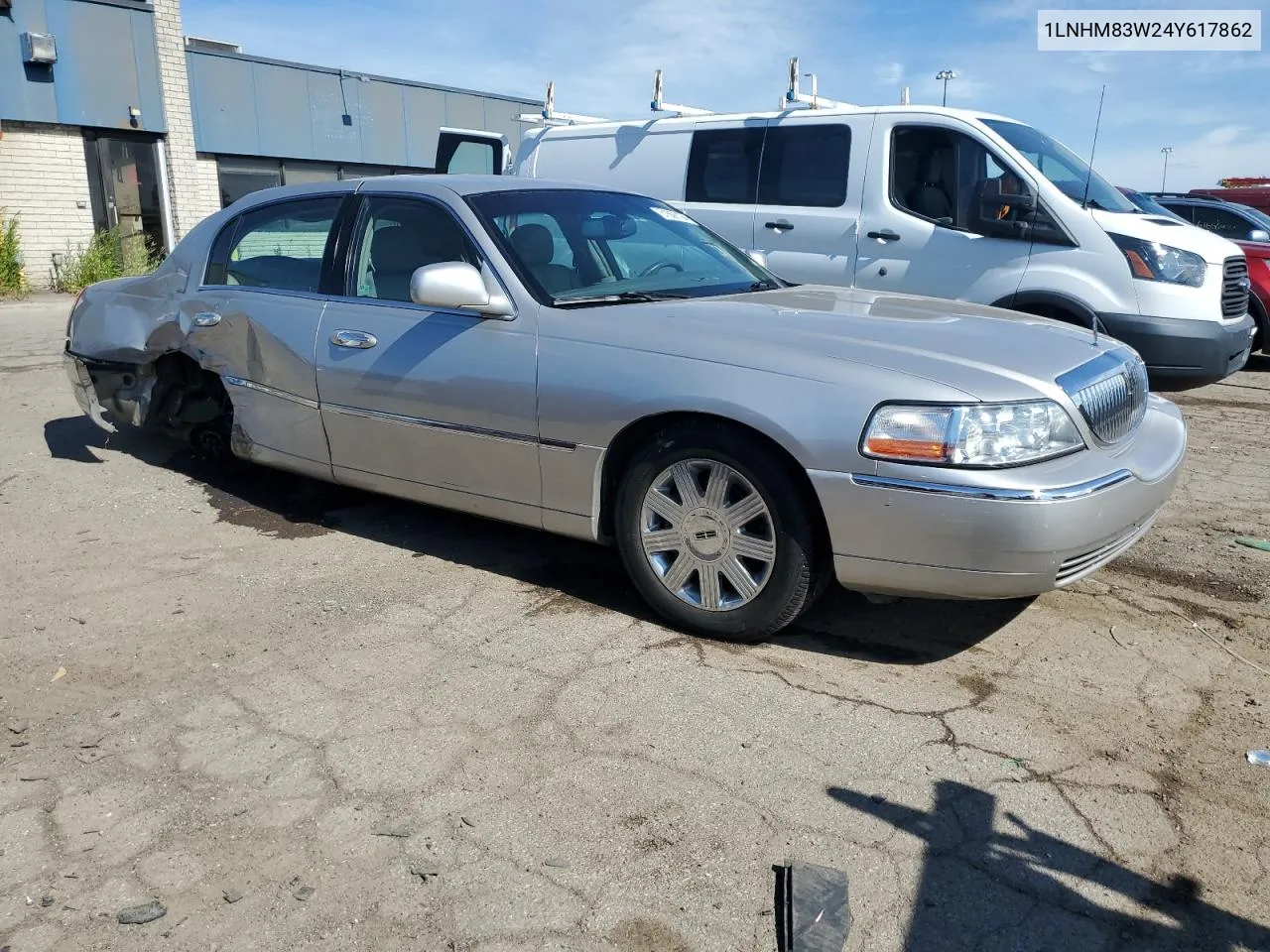 2004 Lincoln Town Car Ultimate VIN: 1LNHM83W24Y617862 Lot: 61608194