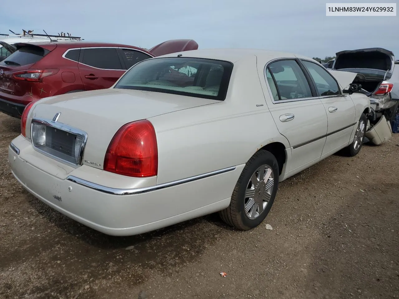 2004 Lincoln Town Car Ultimate VIN: 1LNHM83W24Y629932 Lot: 72641904