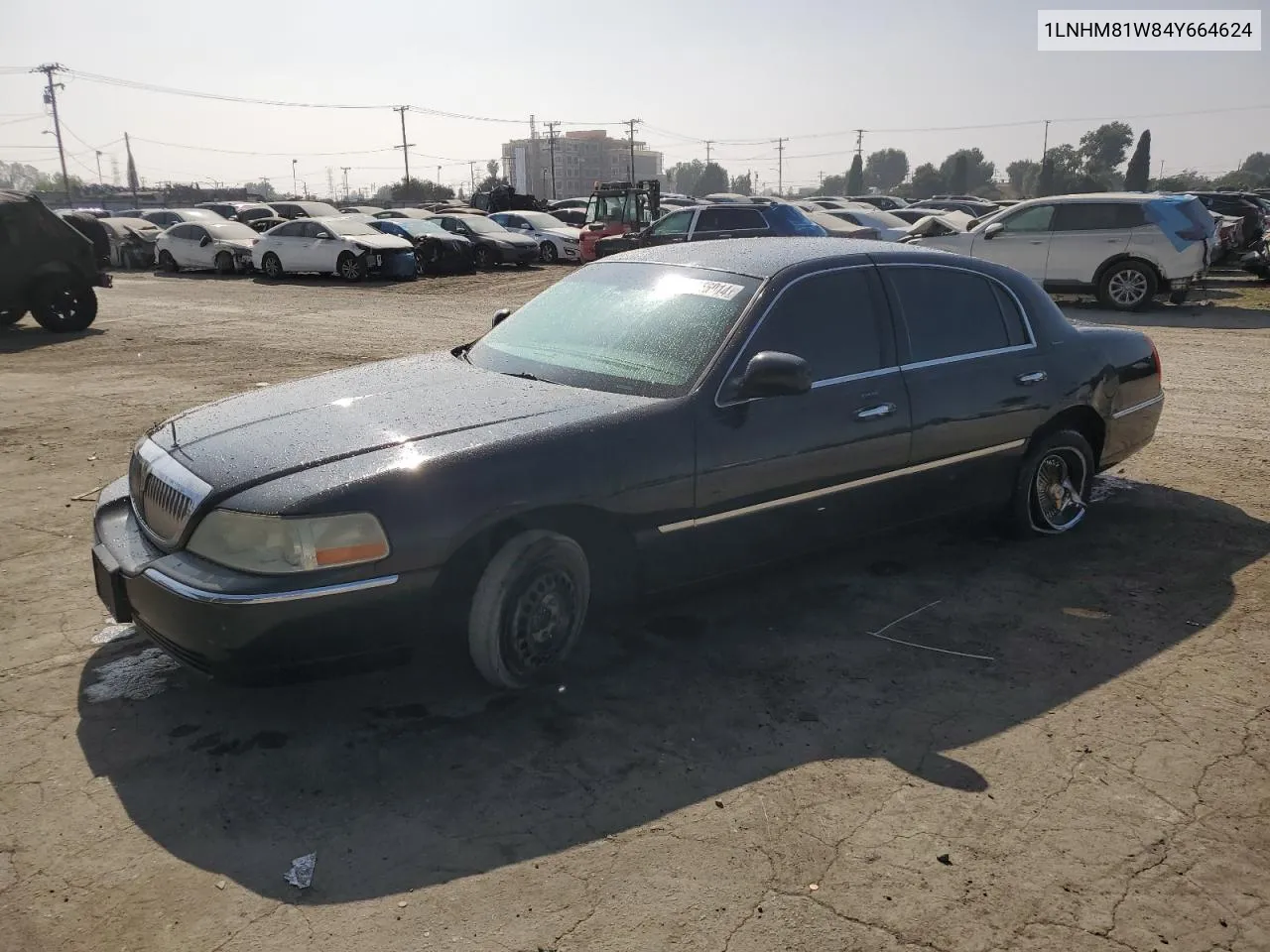 2004 Lincoln Town Car Executive VIN: 1LNHM81W84Y664624 Lot: 75766014