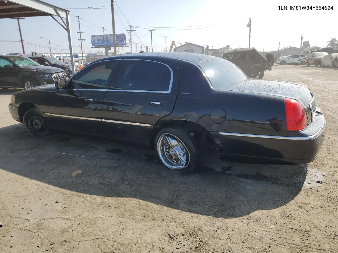 2004 Lincoln Town Car Executive VIN: 1LNHM81W84Y664624 Lot: 75766014