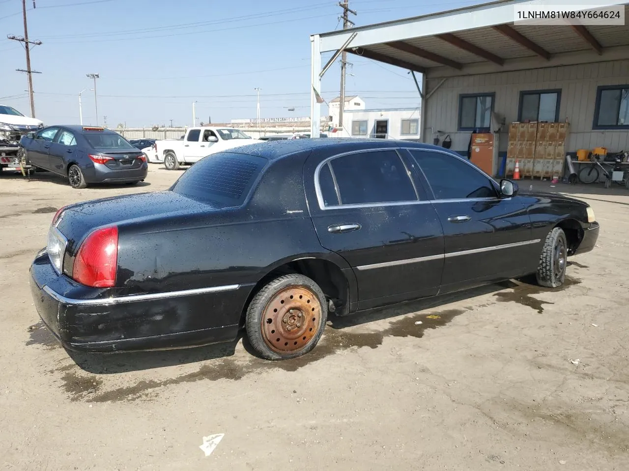 2004 Lincoln Town Car Executive VIN: 1LNHM81W84Y664624 Lot: 75766014