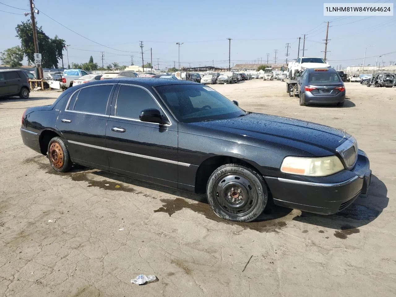 2004 Lincoln Town Car Executive VIN: 1LNHM81W84Y664624 Lot: 75766014