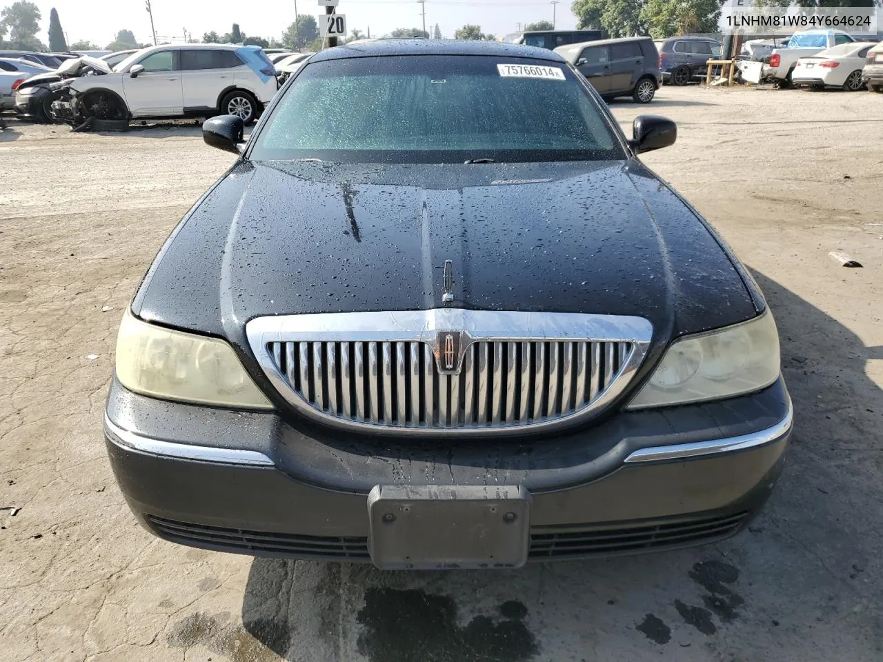 2004 Lincoln Town Car Executive VIN: 1LNHM81W84Y664624 Lot: 75766014