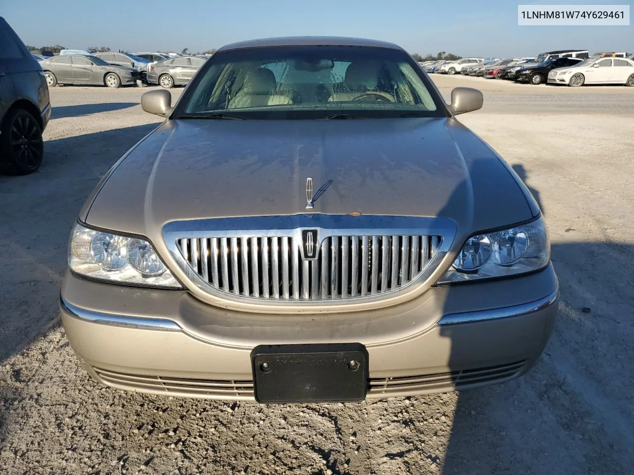 2004 Lincoln Town Car Executive VIN: 1LNHM81W74Y629461 Lot: 77661864