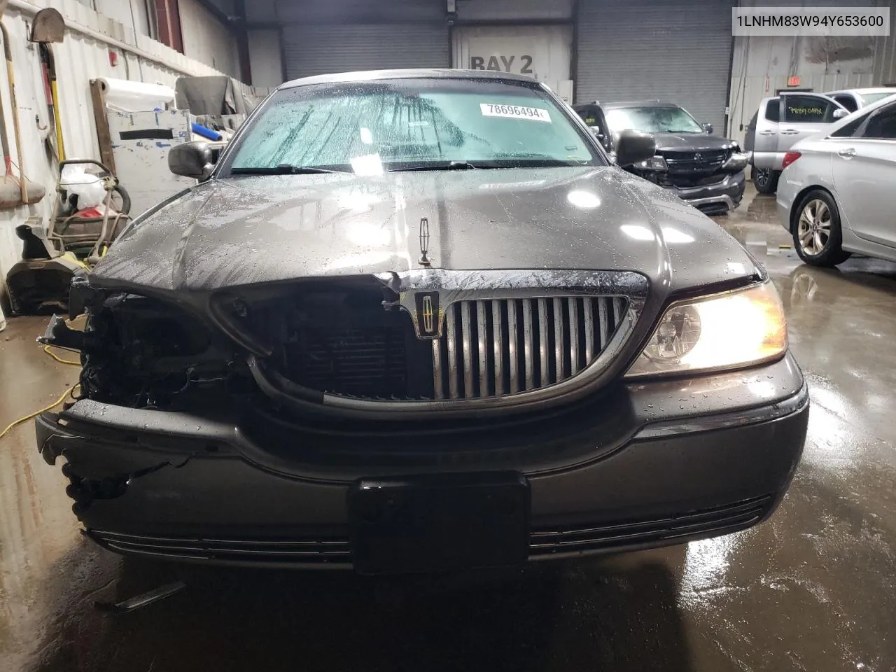 2004 Lincoln Town Car Ultimate VIN: 1LNHM83W94Y653600 Lot: 78696494