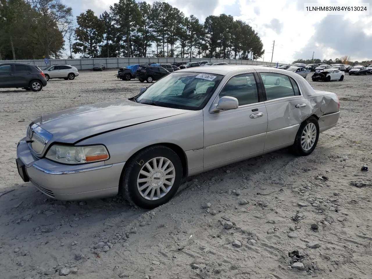 2004 Lincoln Town Car Ultimate VIN: 1LNHM83W84Y613024 Lot: 79210674