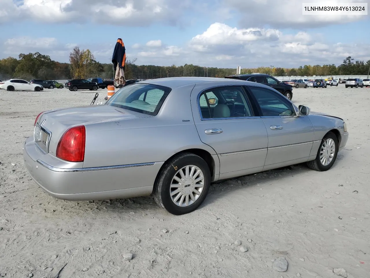 2004 Lincoln Town Car Ultimate VIN: 1LNHM83W84Y613024 Lot: 79210674