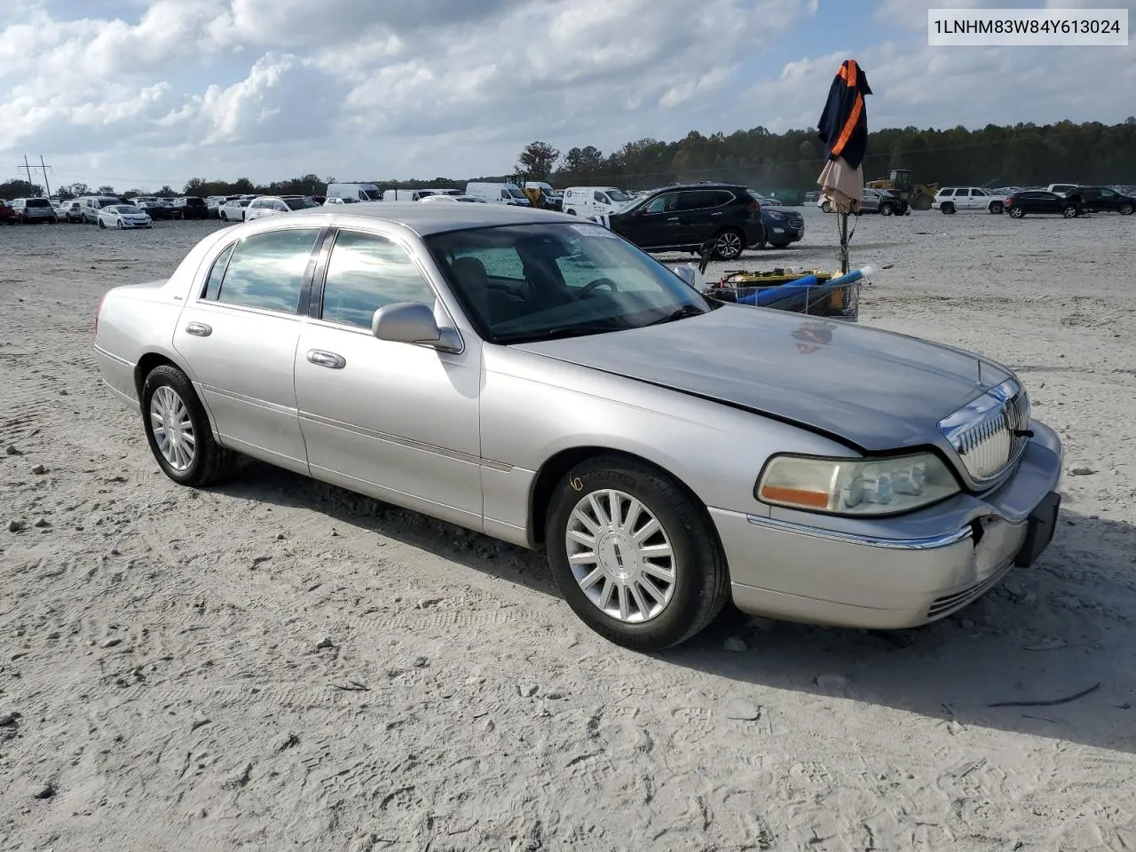 2004 Lincoln Town Car Ultimate VIN: 1LNHM83W84Y613024 Lot: 79210674