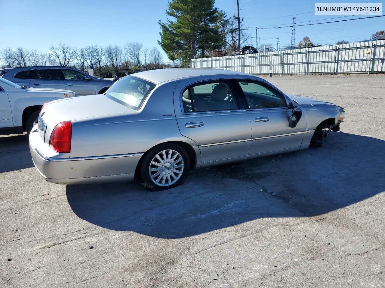 2004 Lincoln Town Car Executive VIN: 1LNHM81W14Y641234 Lot: 80115244