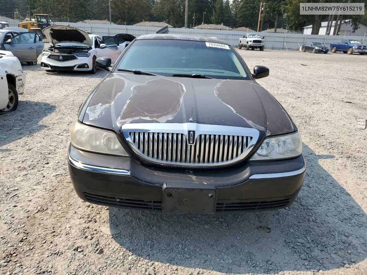 2005 Lincoln Town Car Signature Limited VIN: 1LNHM82W75Y615219 Lot: 70356604