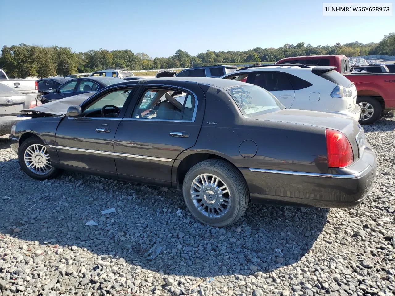 2005 Lincoln Town Car Signature VIN: 1LNHM81W55Y628973 Lot: 76914534