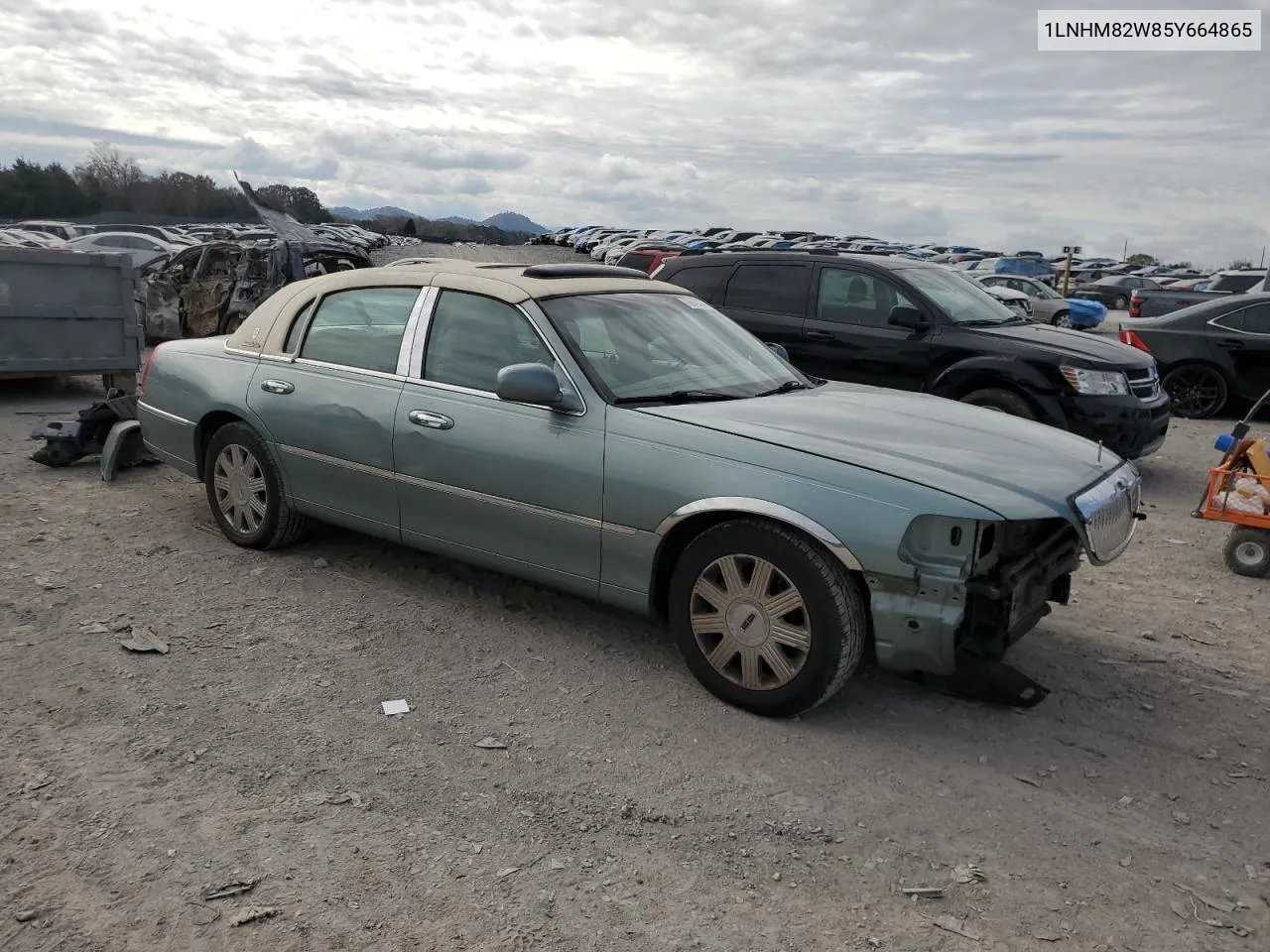 2005 Lincoln Town Car Signature Limited VIN: 1LNHM82W85Y664865 Lot: 79943234