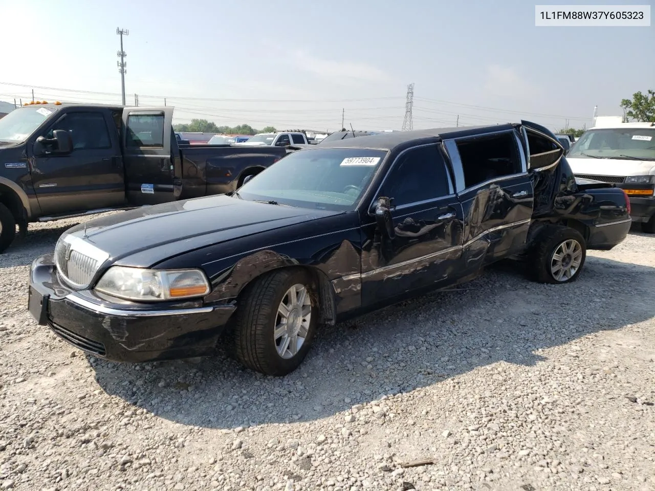 2007 Lincoln Town Car Executive VIN: 1L1FM88W37Y605323 Lot: 59773904