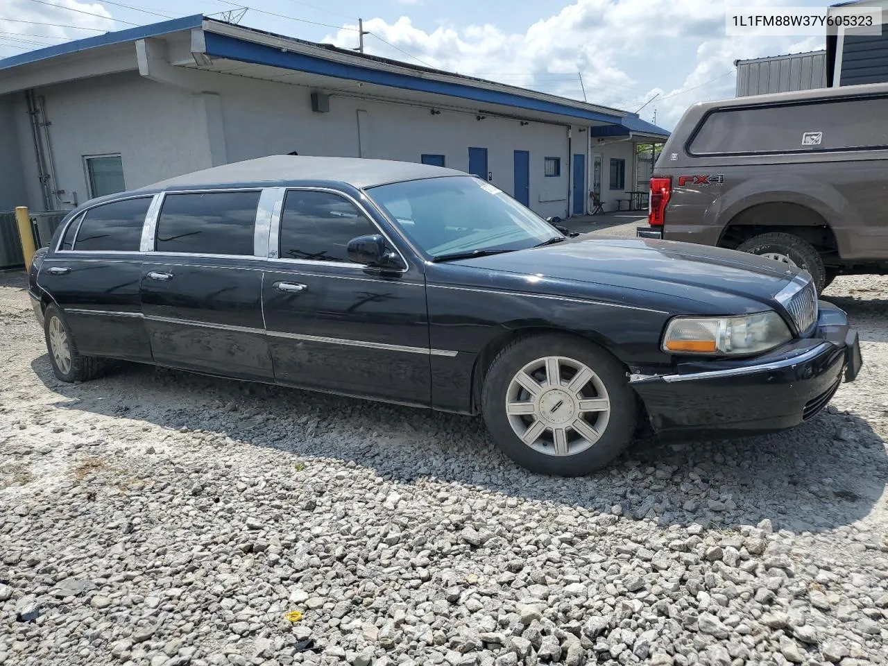 2007 Lincoln Town Car Executive VIN: 1L1FM88W37Y605323 Lot: 59773904