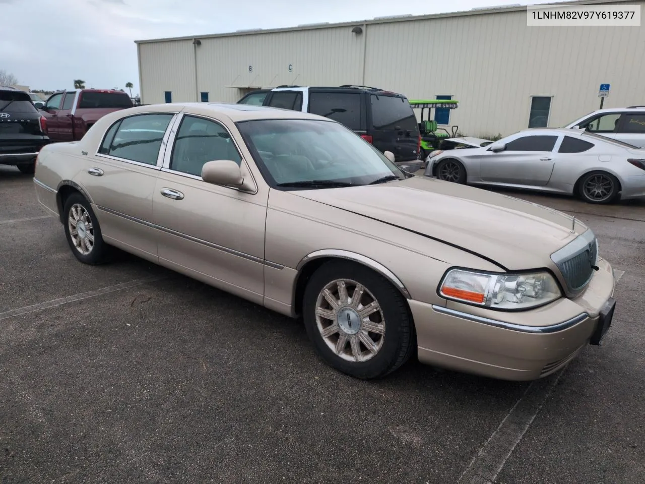 2007 Lincoln Town Car Signature Limited VIN: 1LNHM82V97Y619377 Lot: 74434984