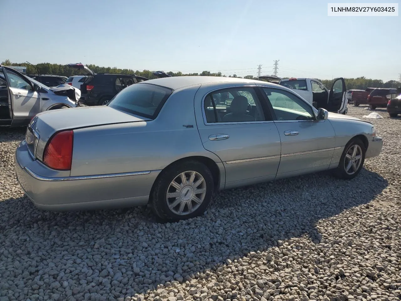 2007 Lincoln Town Car Signature Limited VIN: 1LNHM82V27Y603425 Lot: 74734914