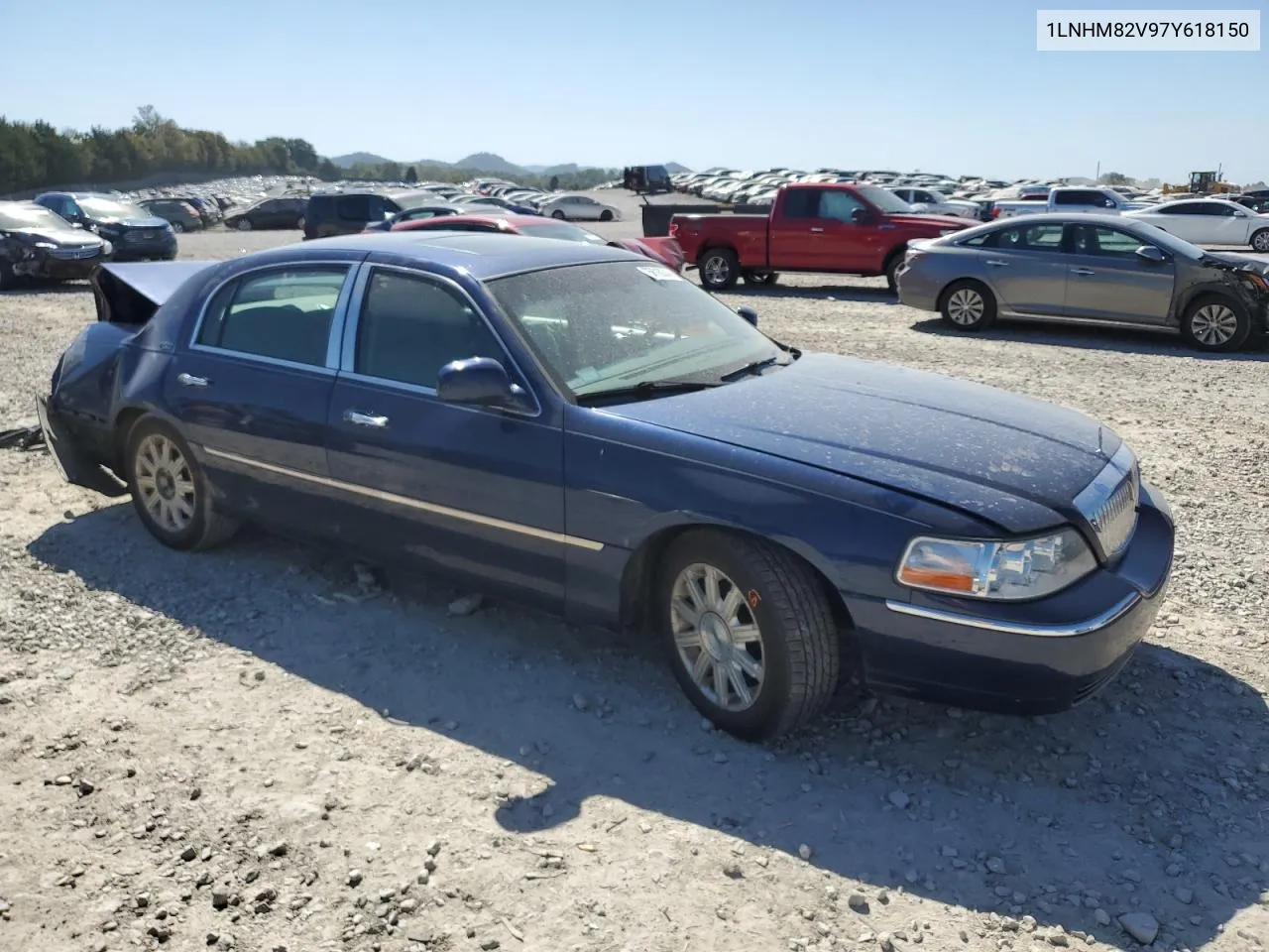 2007 Lincoln Town Car Signature Limited VIN: 1LNHM82V97Y618150 Lot: 75618244