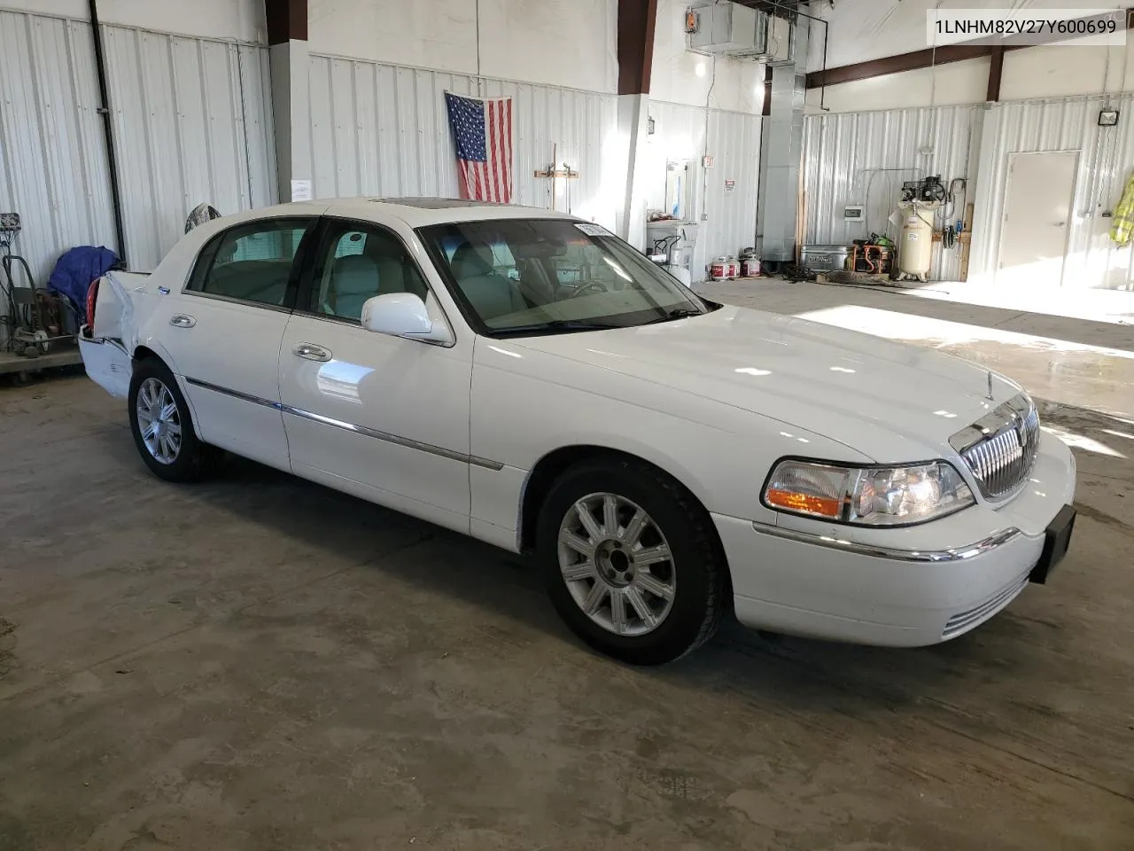 2007 Lincoln Town Car Signature Limited VIN: 1LNHM82V27Y600699 Lot: 76670044