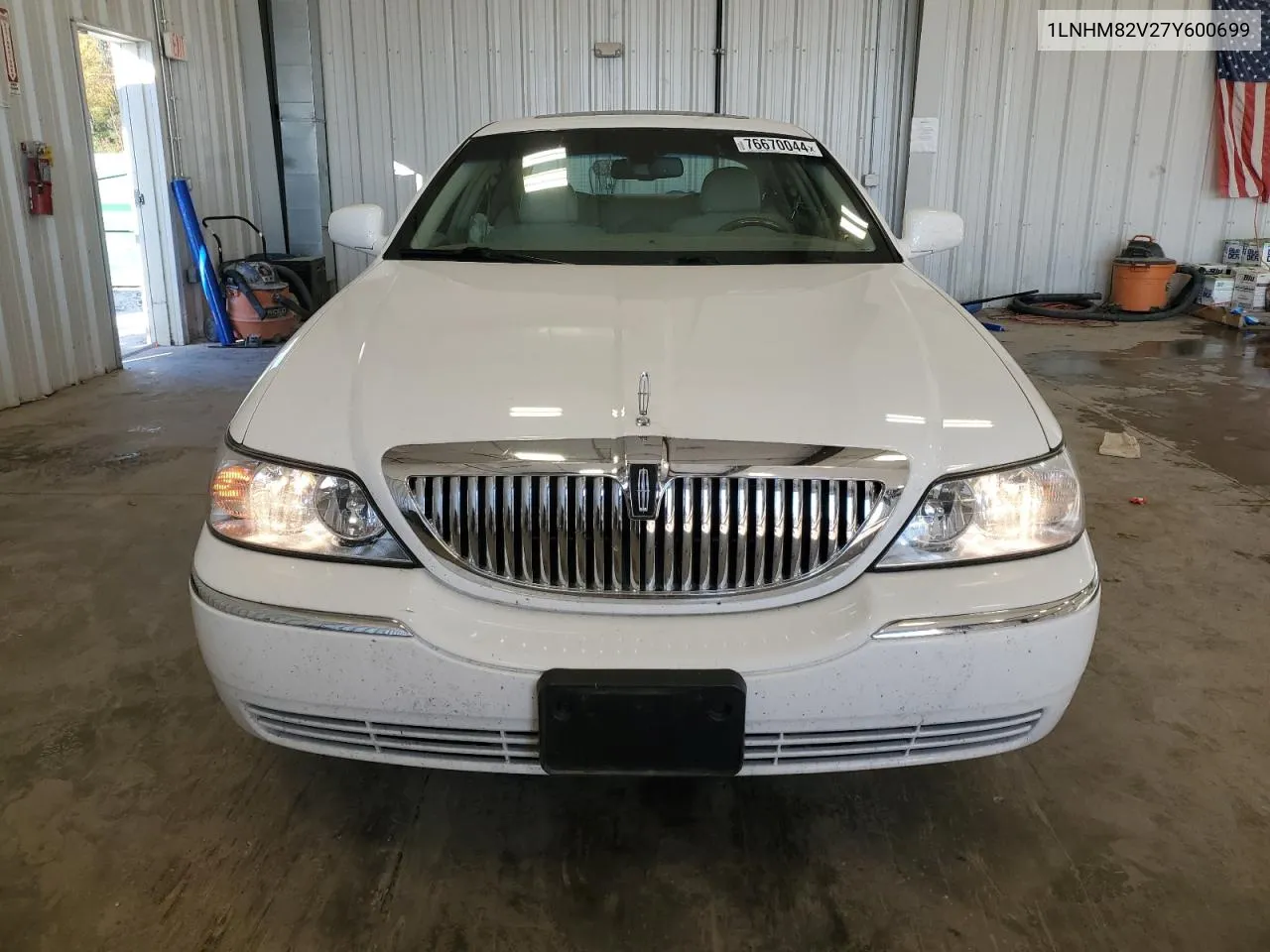 2007 Lincoln Town Car Signature Limited VIN: 1LNHM82V27Y600699 Lot: 76670044