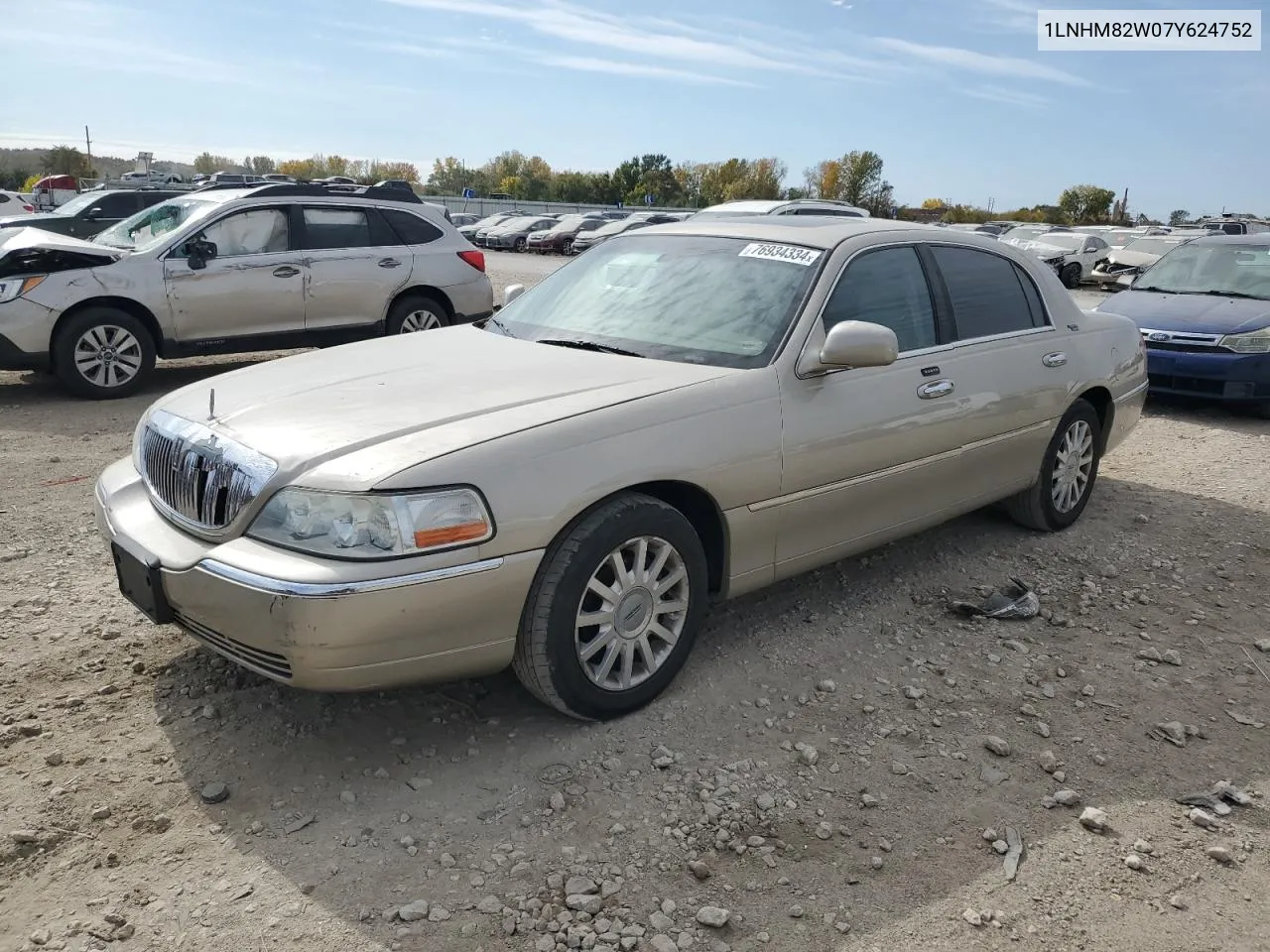 2007 Lincoln Town Car Signature Limited VIN: 1LNHM82W07Y624752 Lot: 76934334