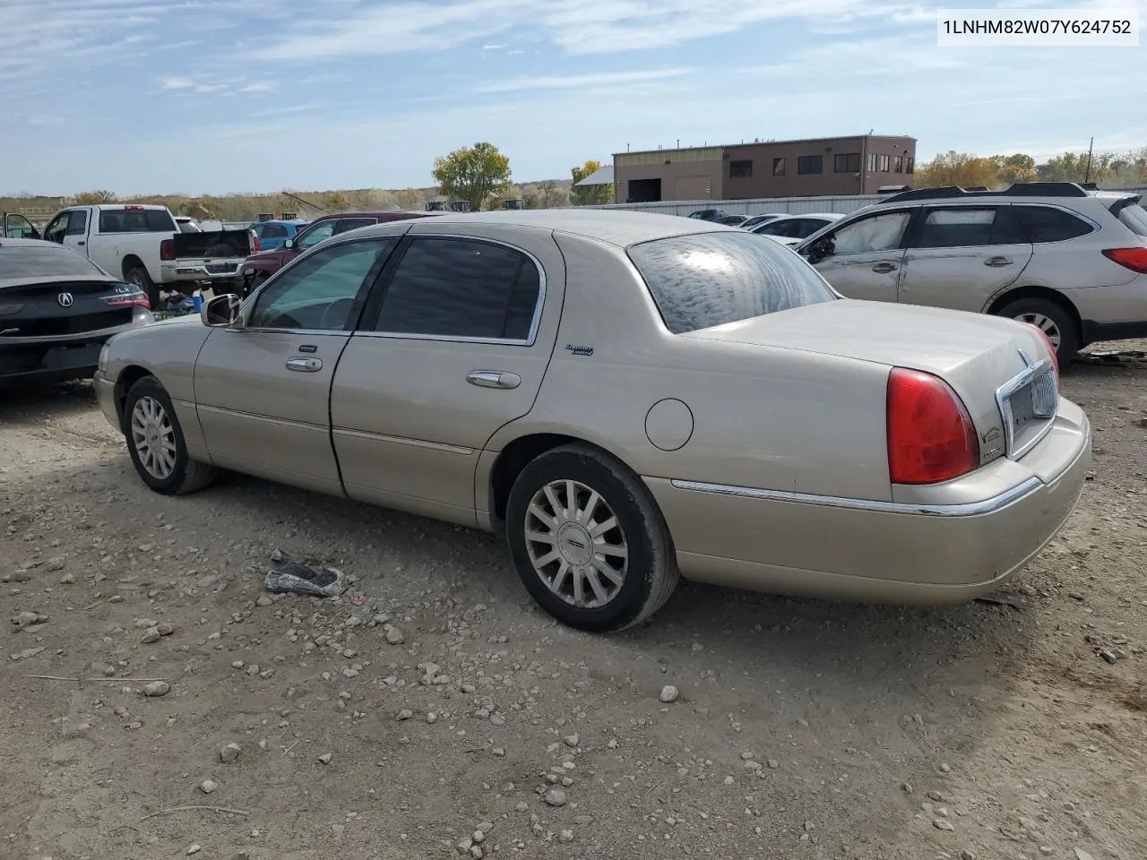 2007 Lincoln Town Car Signature Limited VIN: 1LNHM82W07Y624752 Lot: 76934334