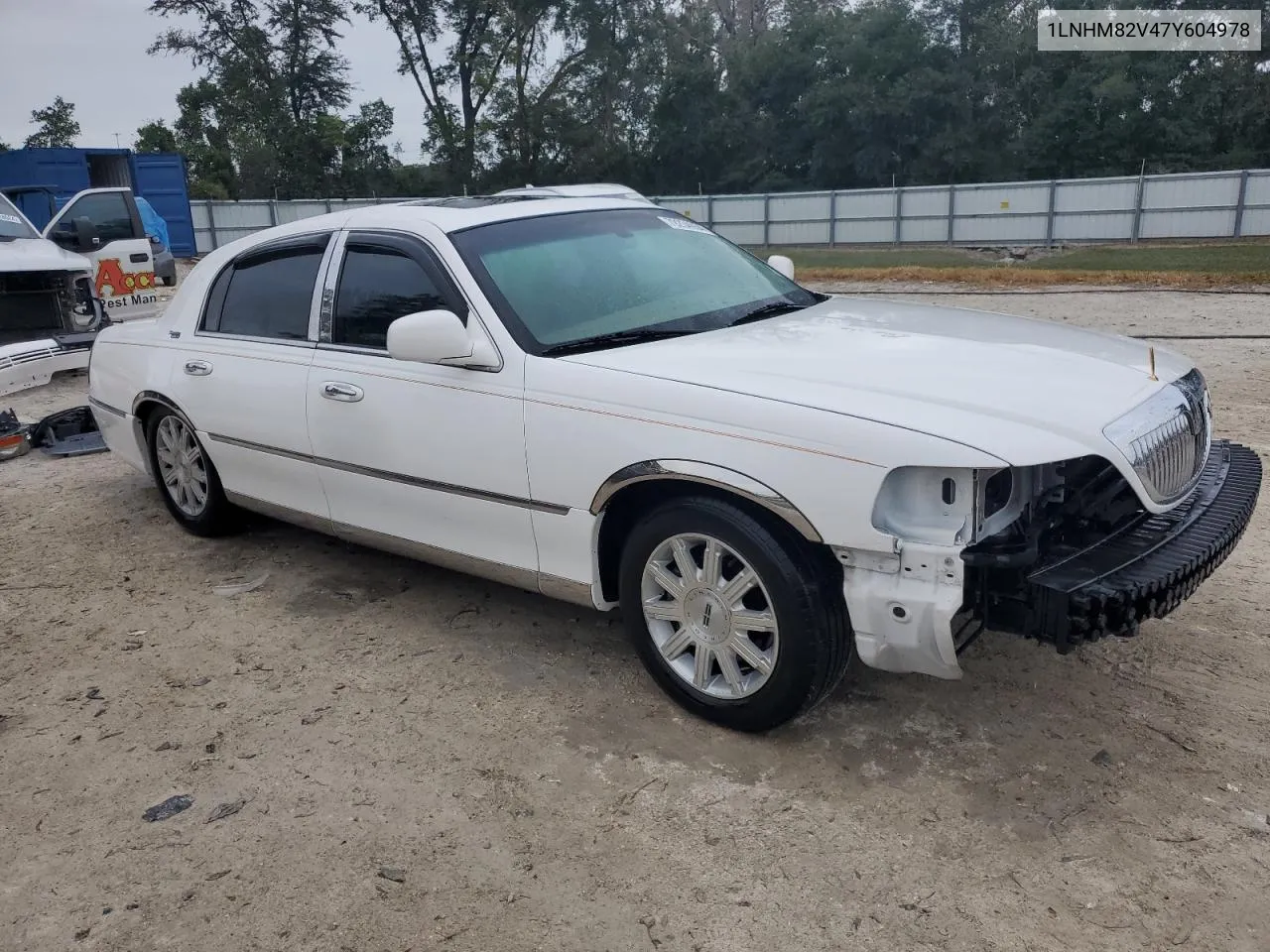 2007 Lincoln Town Car Signature Limited VIN: 1LNHM82V47Y604978 Lot: 79234054