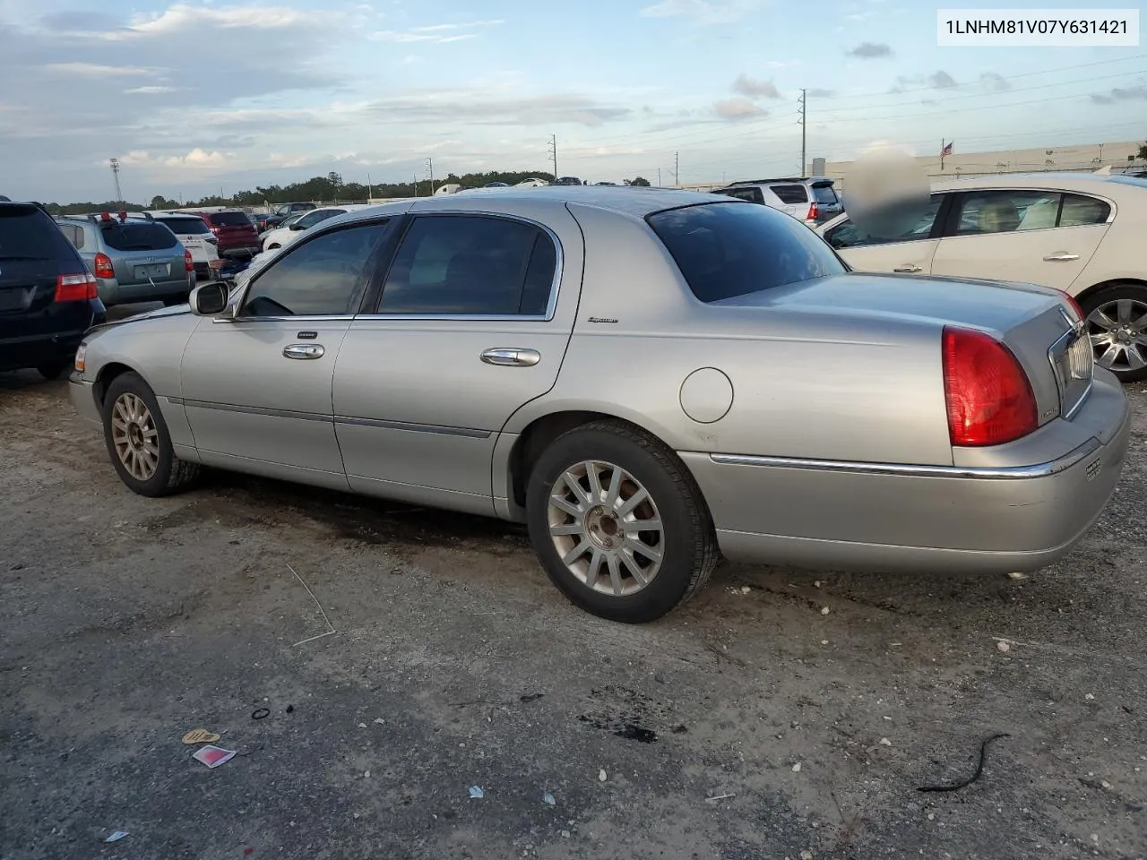 2007 Lincoln Town Car Signature VIN: 1LNHM81V07Y631421 Lot: 79879964