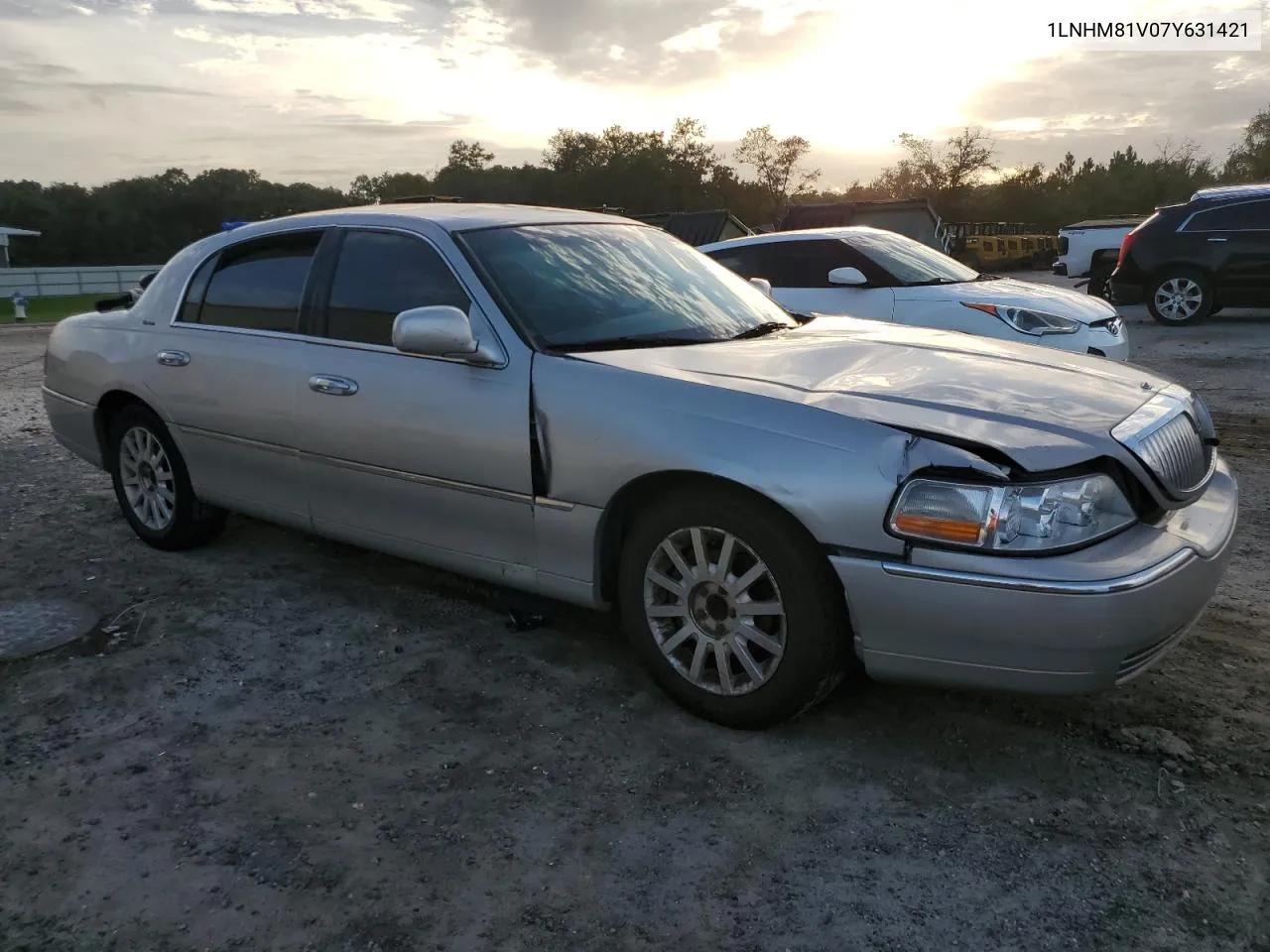 2007 Lincoln Town Car Signature VIN: 1LNHM81V07Y631421 Lot: 79879964