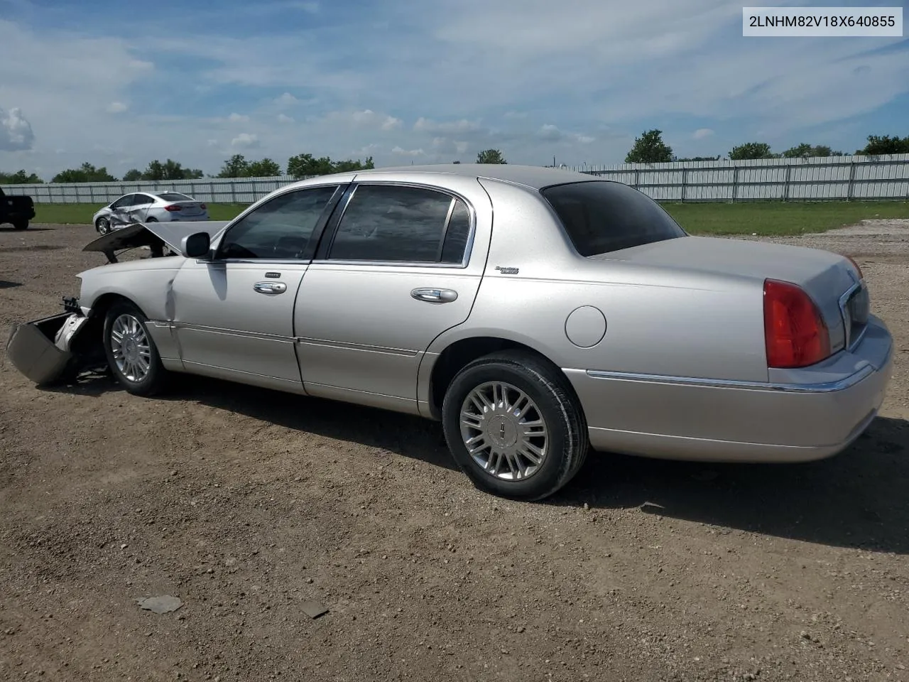 2008 Lincoln Town Car Signature Limited VIN: 2LNHM82V18X640855 Lot: 69395674