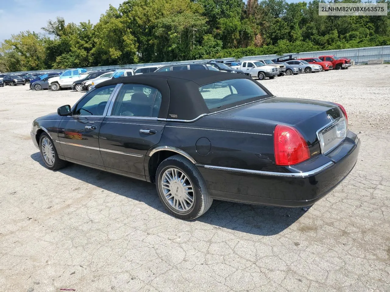 2008 Lincoln Town Car Signature Limited VIN: 2LNHM82V08X663575 Lot: 71843284