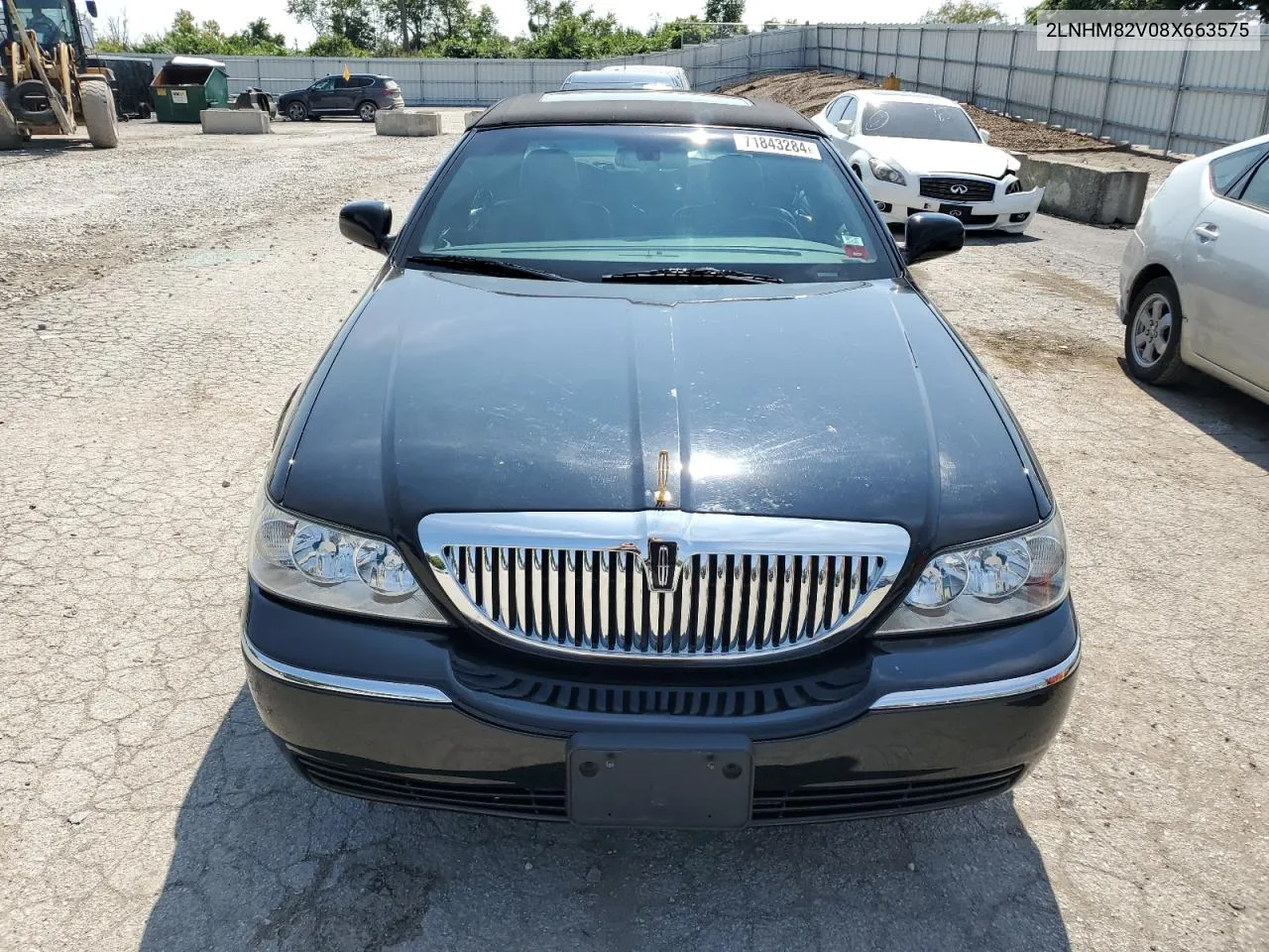 2008 Lincoln Town Car Signature Limited VIN: 2LNHM82V08X663575 Lot: 71843284