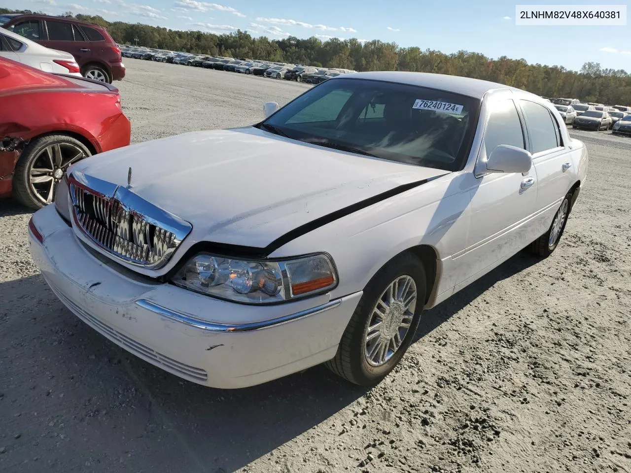 2008 Lincoln Town Car Signature Limited VIN: 2LNHM82V48X640381 Lot: 76240124