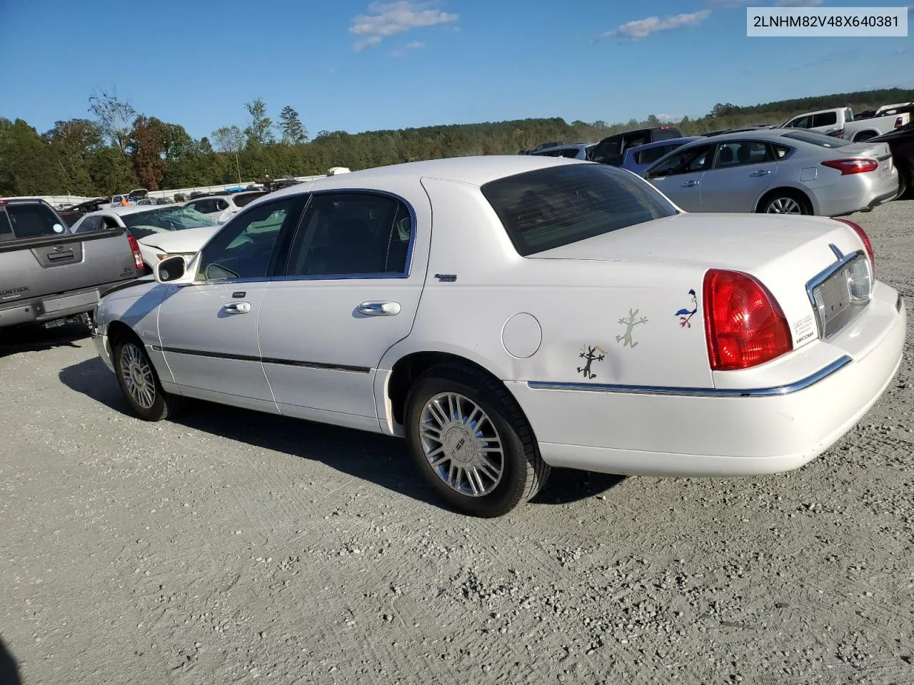 2008 Lincoln Town Car Signature Limited VIN: 2LNHM82V48X640381 Lot: 76240124