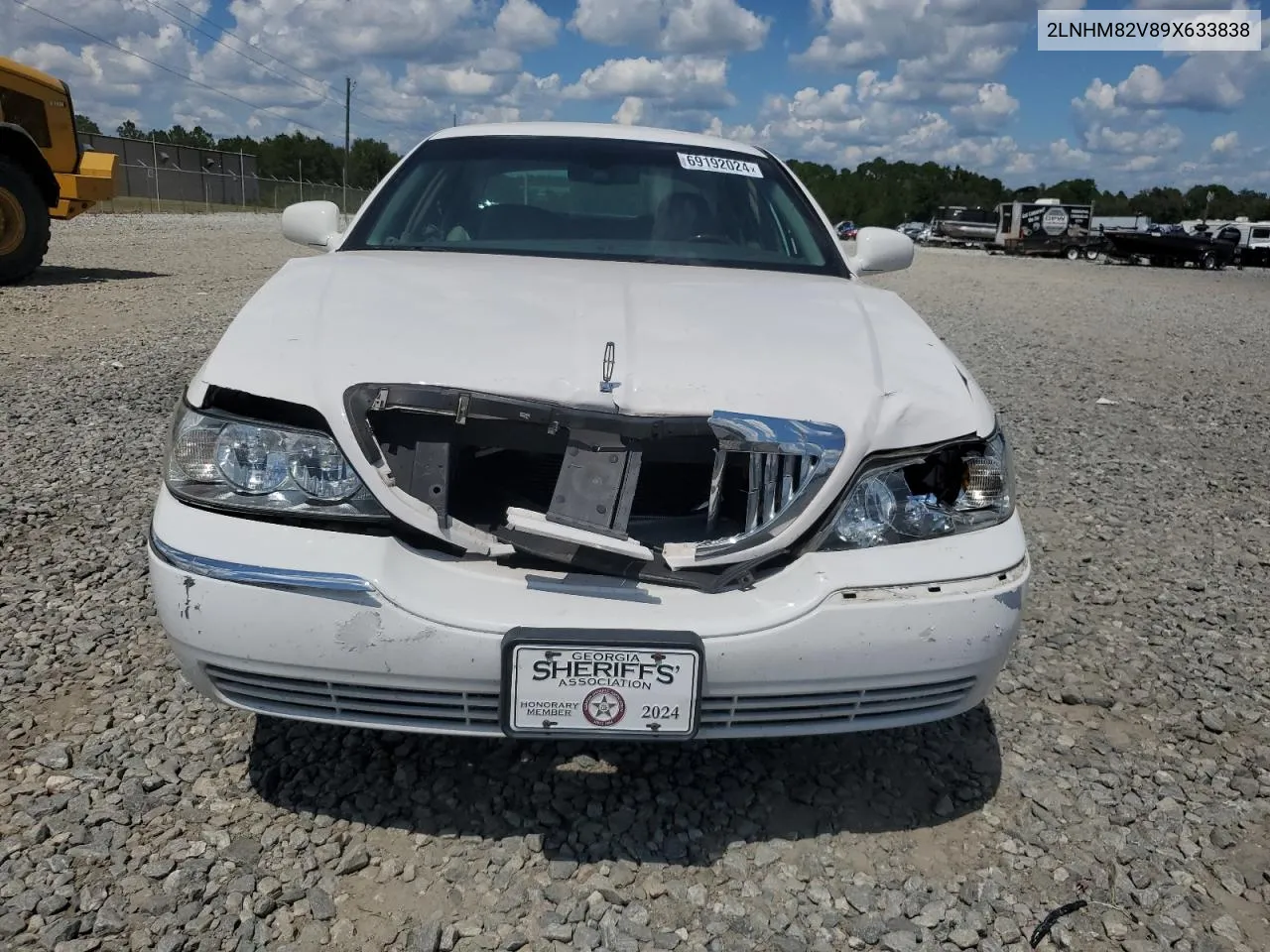 2009 Lincoln Town Car Signature Limited VIN: 2LNHM82V89X633838 Lot: 69192024