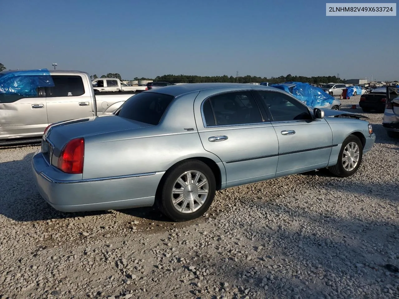 2009 Lincoln Town Car Signature Limited VIN: 2LNHM82V49X633724 Lot: 75447974