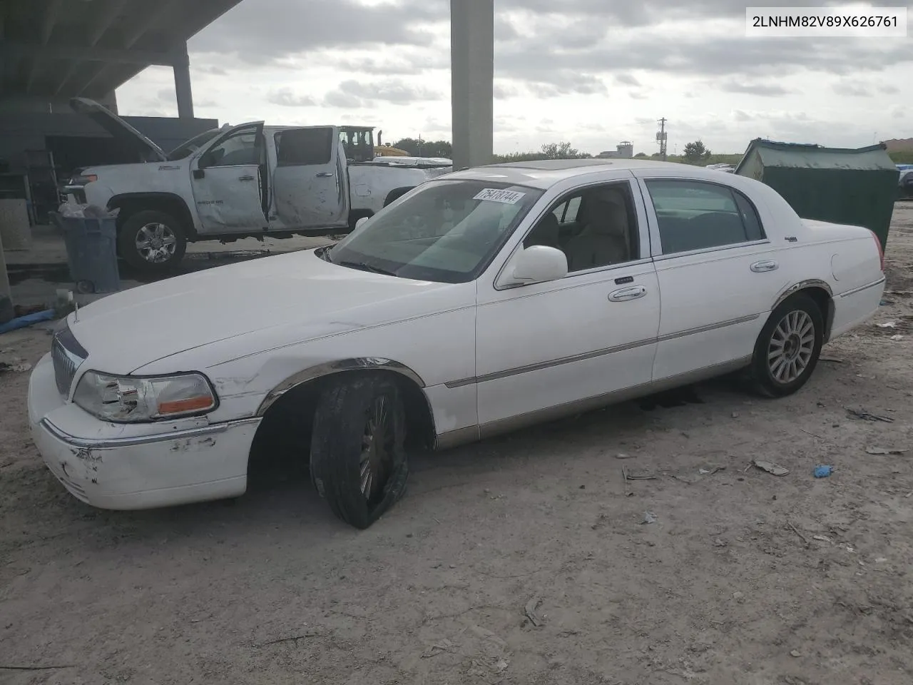 2009 Lincoln Town Car Signature Limited VIN: 2LNHM82V89X626761 Lot: 75478744