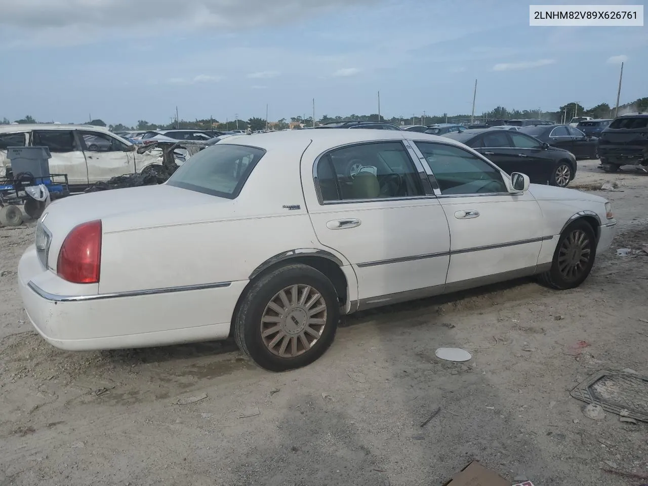 2009 Lincoln Town Car Signature Limited VIN: 2LNHM82V89X626761 Lot: 75478744