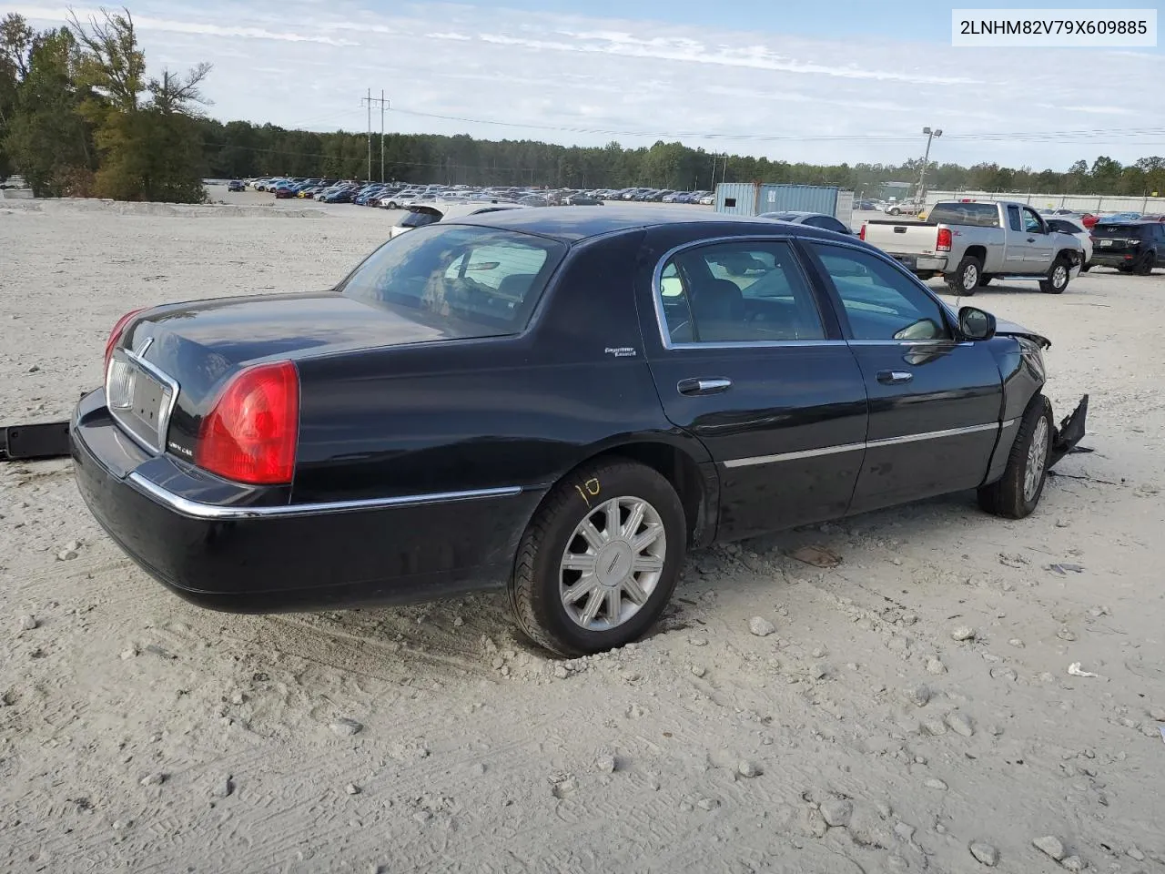 2009 Lincoln Town Car Signature Limited VIN: 2LNHM82V79X609885 Lot: 75914054