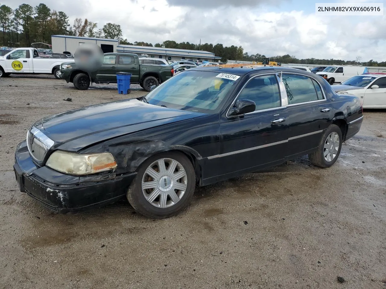 2009 Lincoln Town Car Signature Limited VIN: 2LNHM82VX9X606916 Lot: 78745314