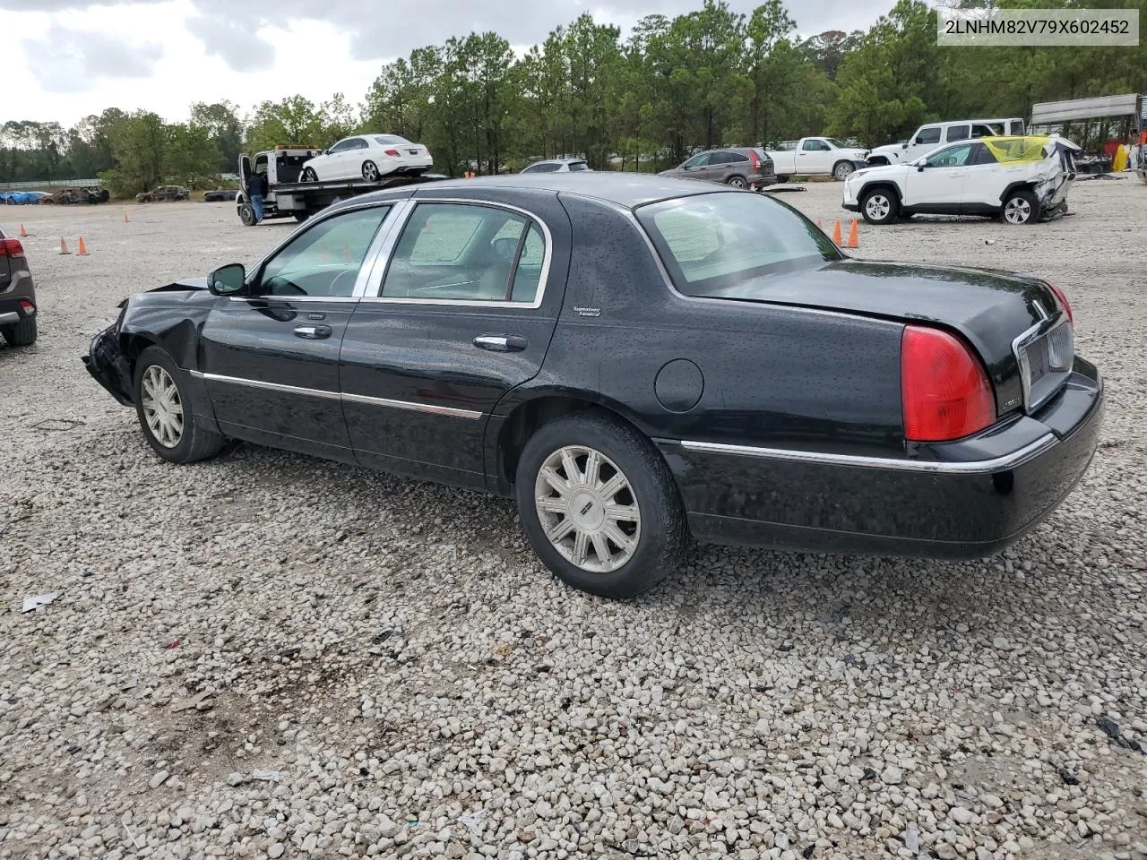 2009 Lincoln Town Car Signature Limited VIN: 2LNHM82V79X602452 Lot: 78849934