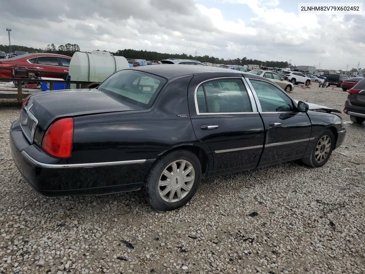 2009 Lincoln Town Car Signature Limited VIN: 2LNHM82V79X602452 Lot: 78849934