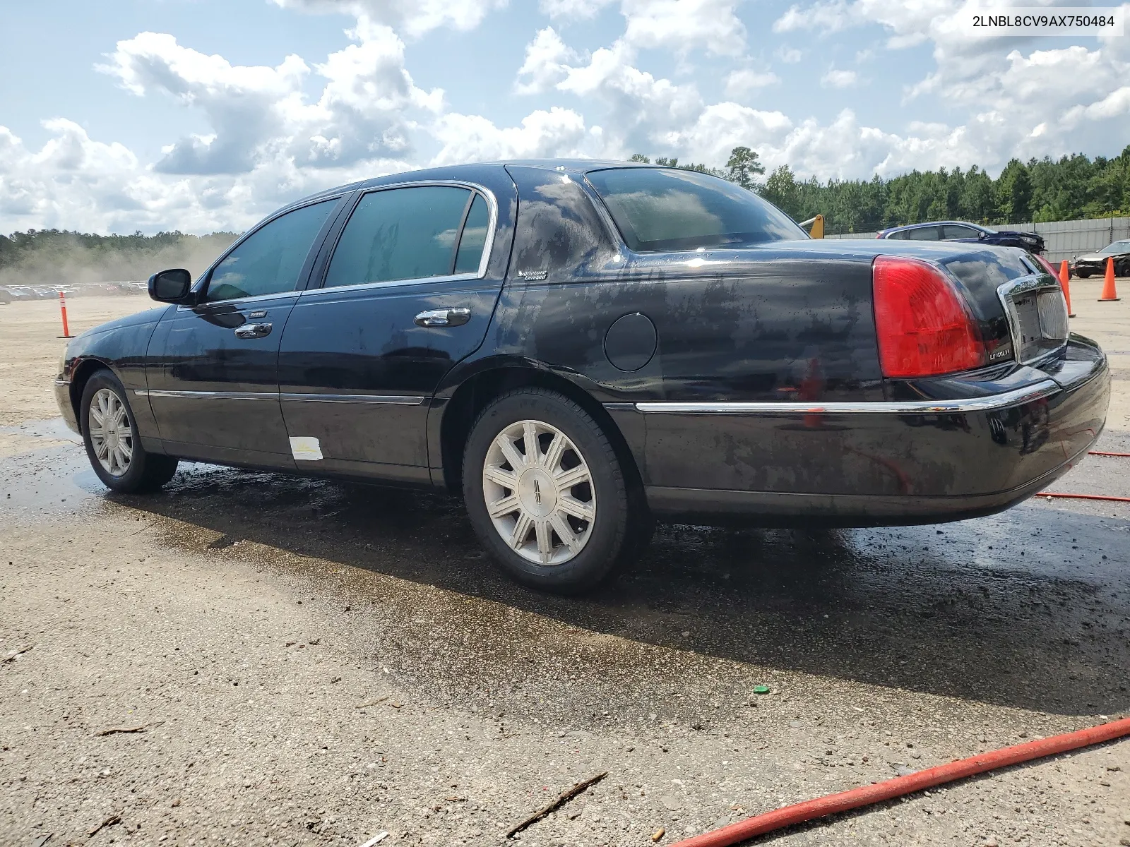 2LNBL8CV9AX750484 2010 Lincoln Town Car Signature Limited