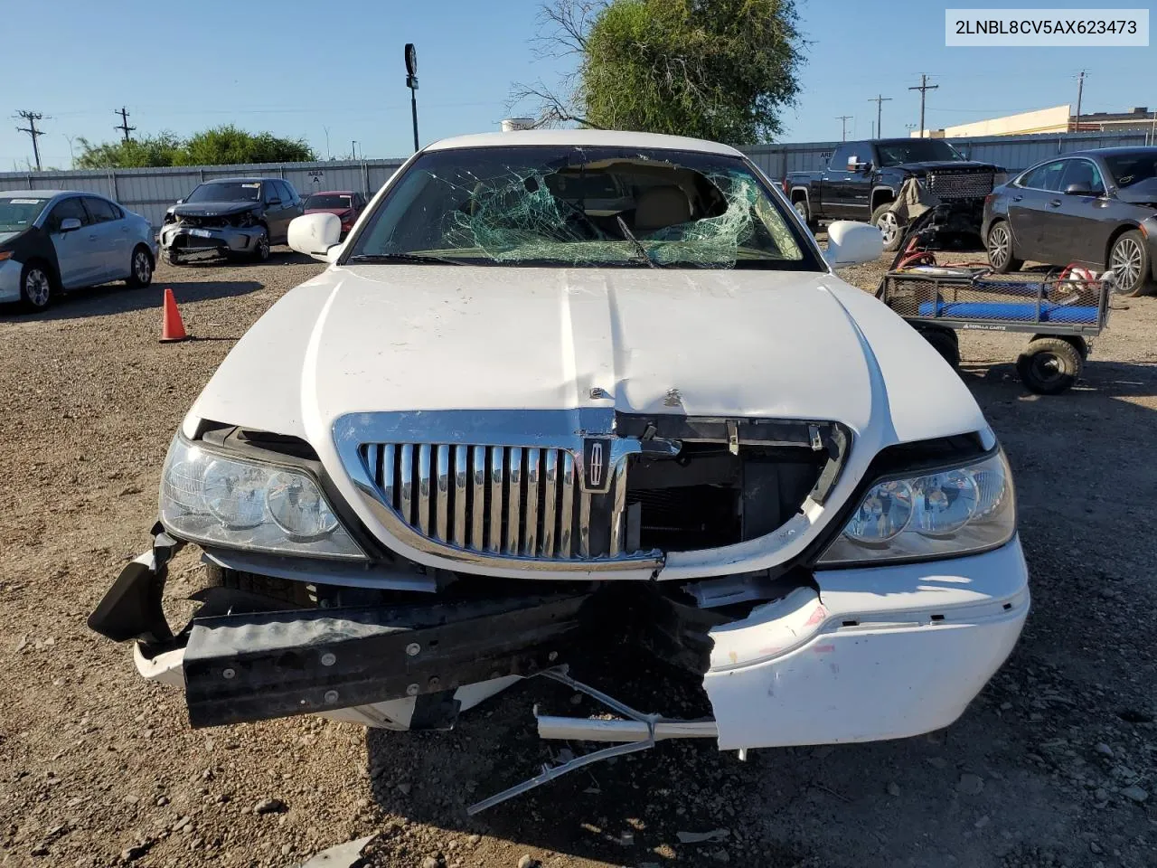 2010 Lincoln Town Car Signature Limited VIN: 2LNBL8CV5AX623473 Lot: 69367964