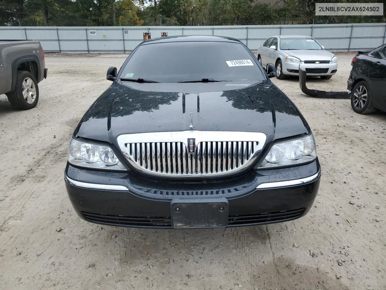 2010 Lincoln Town Car Signature Limited VIN: 2LNBL8CV2AX624502 Lot: 72498014