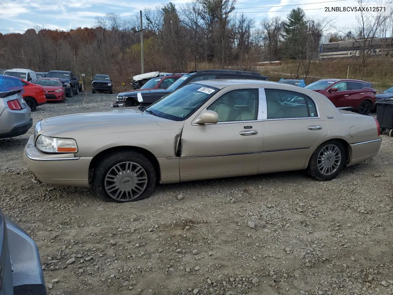 2LNBL8CV5AX612571 2010 Lincoln Town Car Signature Limited