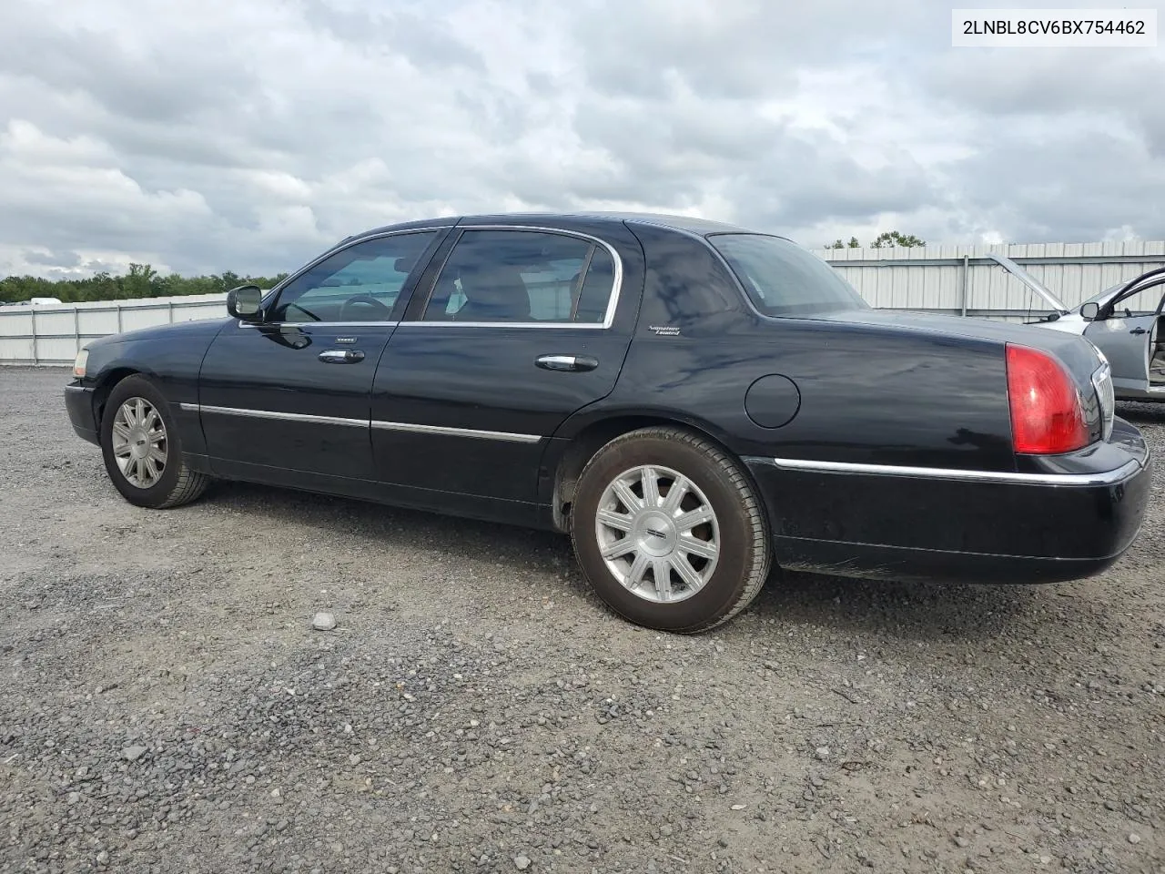 2011 Lincoln Town Car Signature Limited VIN: 2LNBL8CV6BX754462 Lot: 69801914