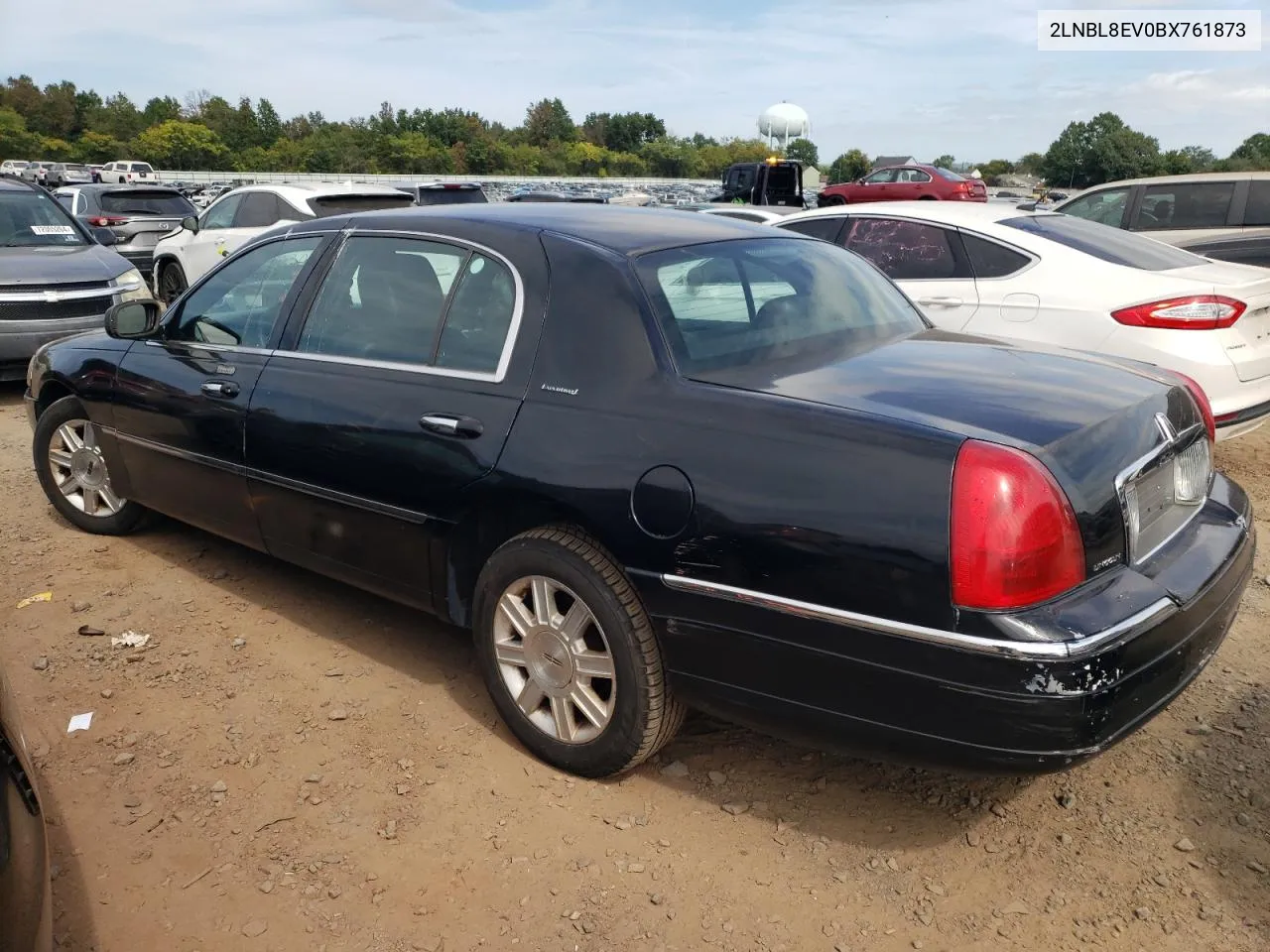 2011 Lincoln Town Car Executive L VIN: 2LNBL8EV0BX761873 Lot: 72528254