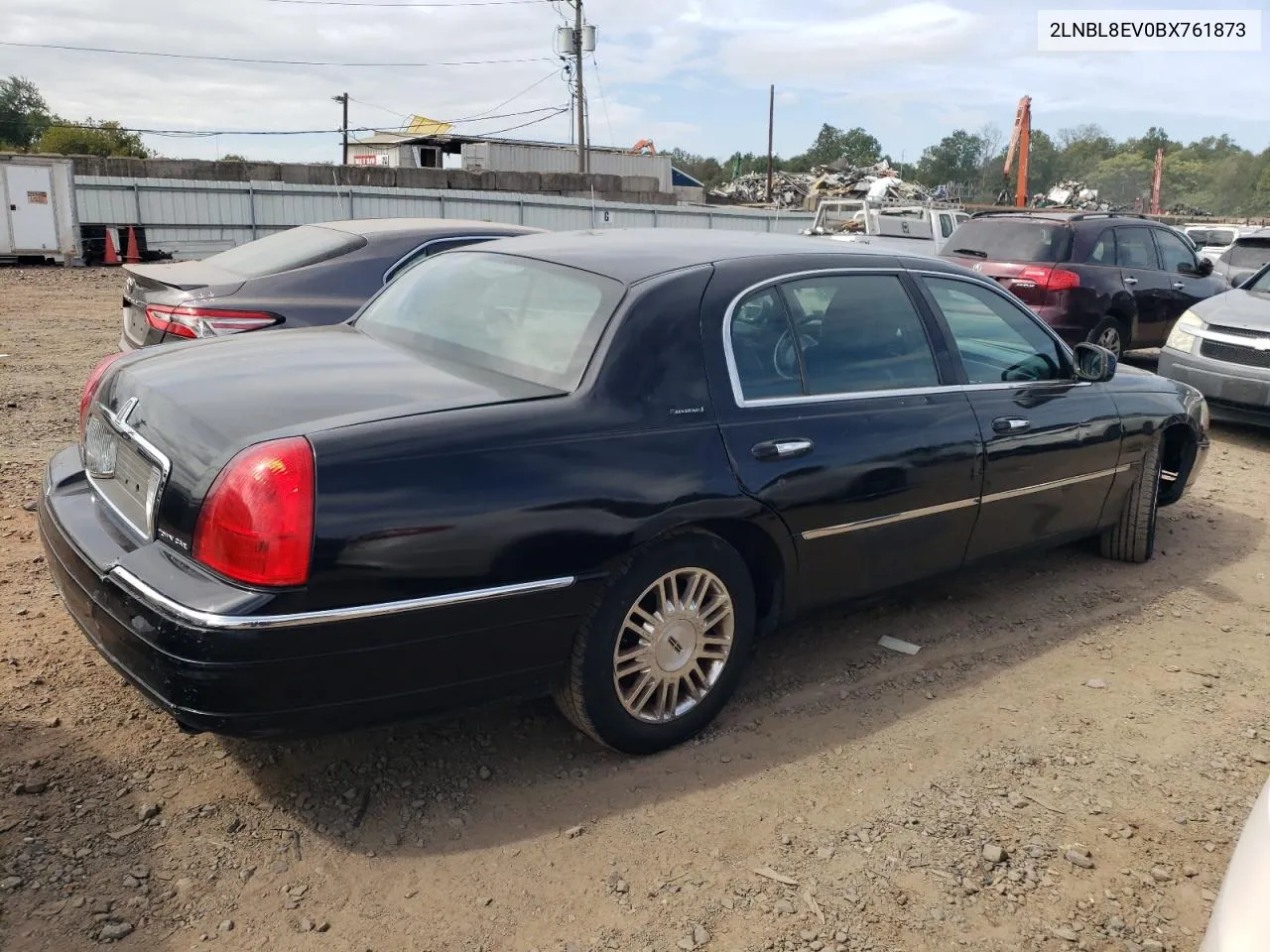 2011 Lincoln Town Car Executive L VIN: 2LNBL8EV0BX761873 Lot: 72528254