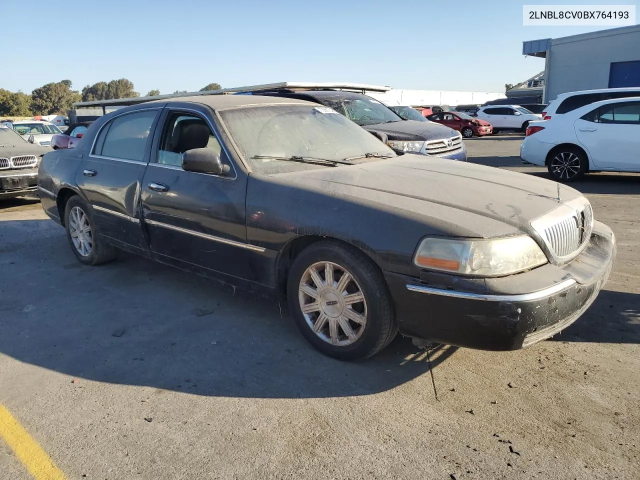 2LNBL8CV0BX764193 2011 Lincoln Town Car Signature Limited